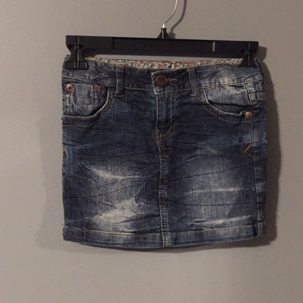 3/$20 Reserved kids Jean skirt 8/9